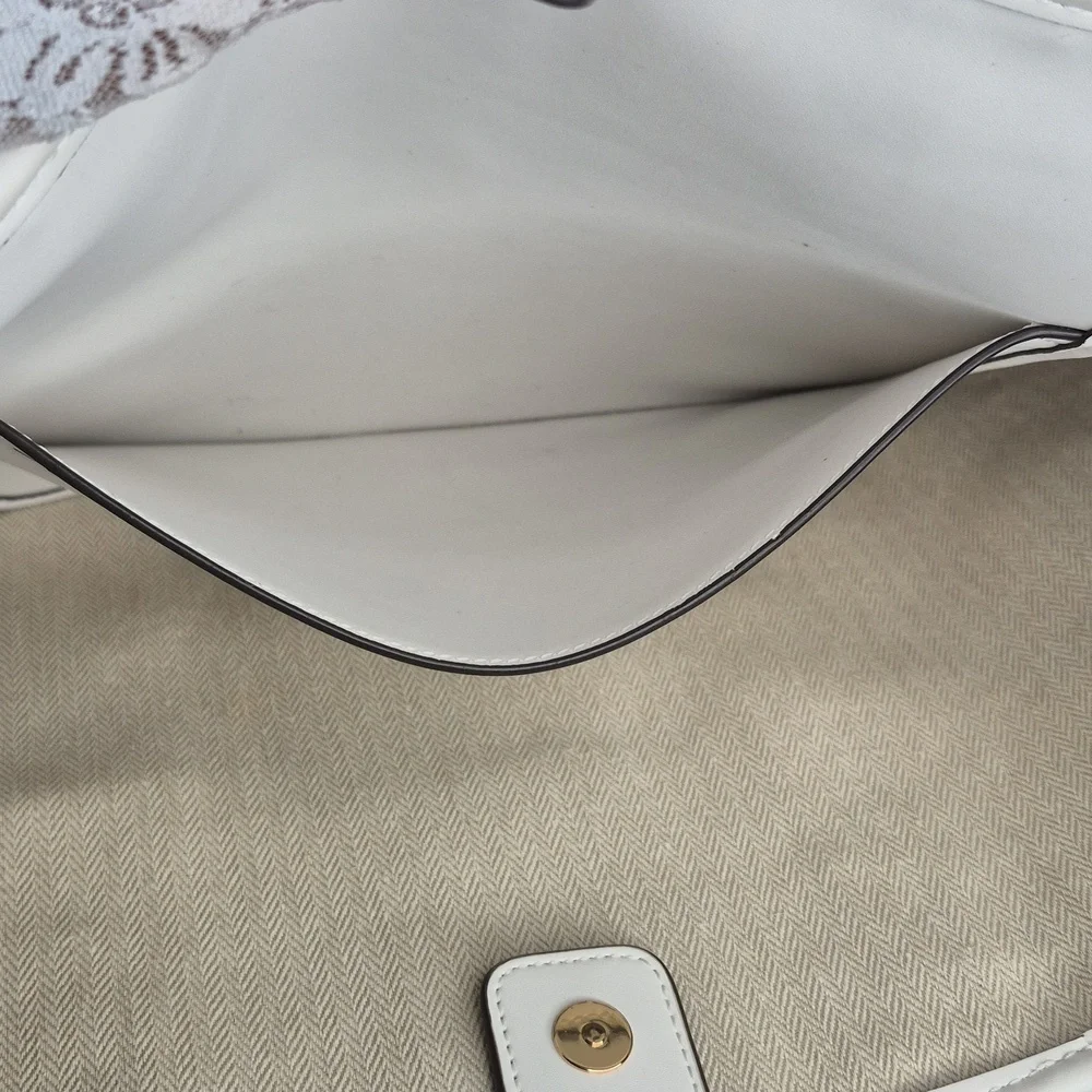 Tory Burch VACATION Patterned Tote Bag - Picture 15 of 17